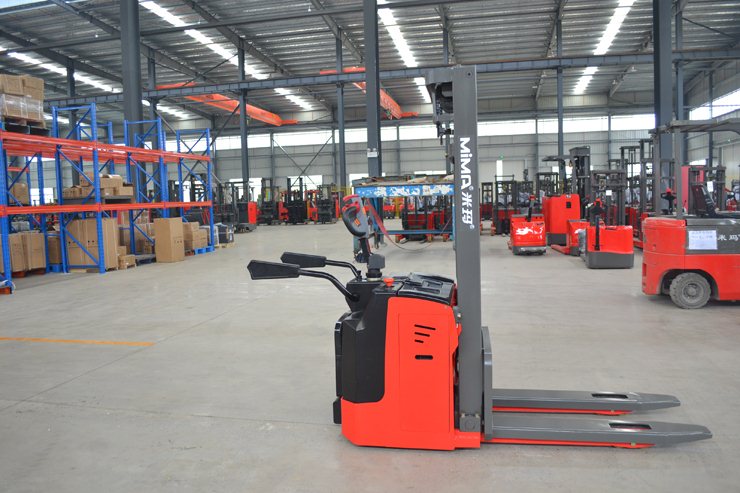 湖南榮洲機(jī)械設(shè)備有限公司,移動(dòng)式升降平臺(tái)價(jià)格,湖南升降貨梯,塑料托盤(pán)批發(fā),固定式升降平臺(tái),曲臂式升降平臺(tái),汽車尾板,全電動(dòng)叉車 湖南榮洲機(jī)械設(shè)備有限公司,移動(dòng)式升降平臺(tái)價(jià)格,湖南升降貨梯,塑料托盤(pán)批發(fā),固定式升降平臺(tái),曲臂式升降平臺(tái),汽車尾板,全電動(dòng)叉車