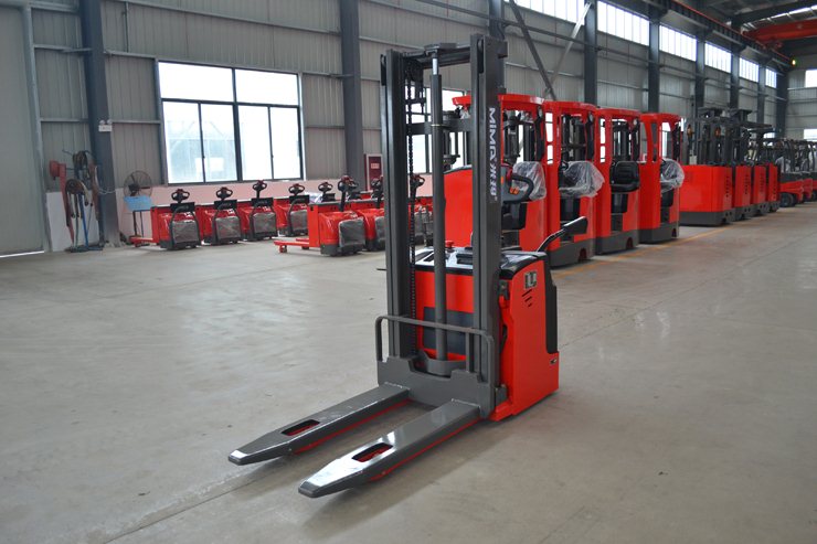 湖南榮洲機(jī)械設(shè)備有限公司,移動(dòng)式升降平臺(tái)價(jià)格,湖南升降貨梯,塑料托盤(pán)批發(fā),固定式升降平臺(tái),曲臂式升降平臺(tái),汽車尾板,全電動(dòng)叉車 湖南榮洲機(jī)械設(shè)備有限公司,移動(dòng)式升降平臺(tái)價(jià)格,湖南升降貨梯,塑料托盤(pán)批發(fā),固定式升降平臺(tái),曲臂式升降平臺(tái),汽車尾板,全電動(dòng)叉車