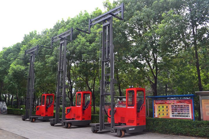 湖南榮洲機械設備有限公司,移動式升降平臺價格,湖南升降貨梯,塑料托盤批發,固定式升降平臺,曲臂式升降平臺,汽車尾板,全電動叉車 湖南榮洲機械設備有限公司,移動式升降平臺價格,湖南升降貨梯,塑料托盤批發,固定式升降平臺,曲臂式升降平臺,汽車尾板,全電動叉車