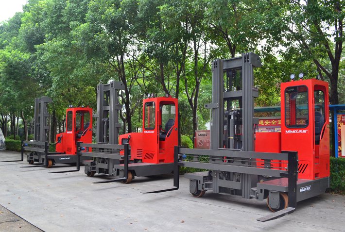 湖南榮洲機械設備有限公司,移動式升降平臺價格,湖南升降貨梯,塑料托盤批發,固定式升降平臺,曲臂式升降平臺,汽車尾板,全電動叉車 湖南榮洲機械設備有限公司,移動式升降平臺價格,湖南升降貨梯,塑料托盤批發,固定式升降平臺,曲臂式升降平臺,汽車尾板,全電動叉車